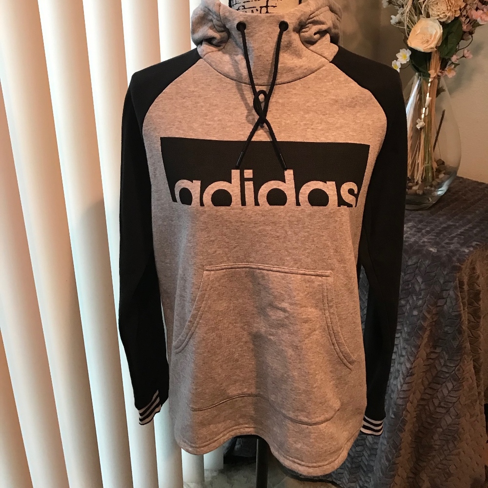 Adidas Sweatshirt